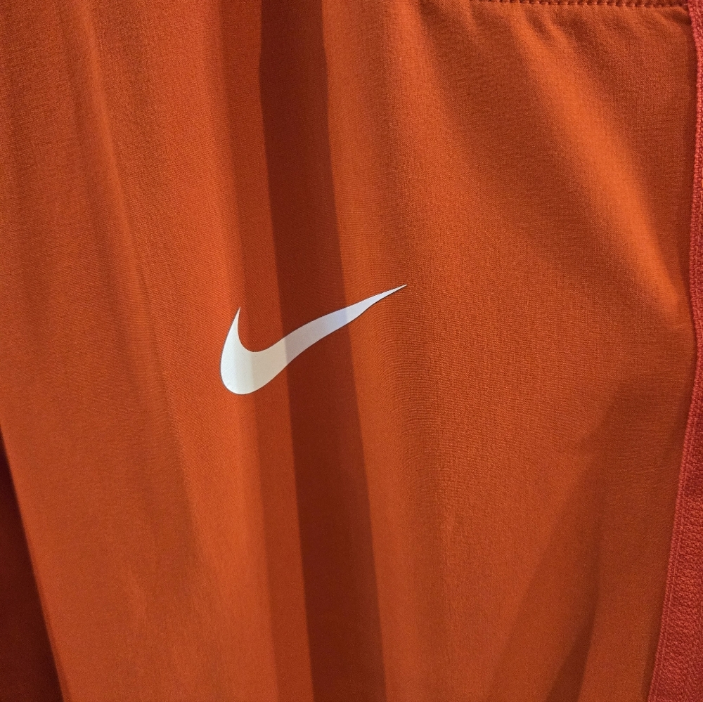 Clemson Tigers π
- Picture 5 of 10